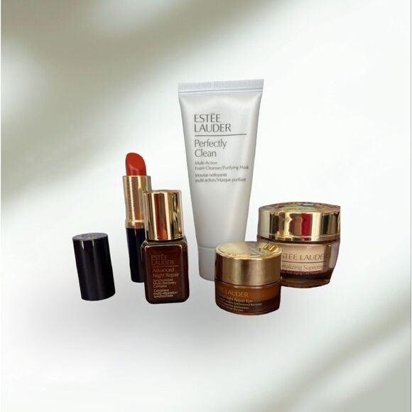 ESTEE LAUDER TRAVEL SET - Picture 1 of 4